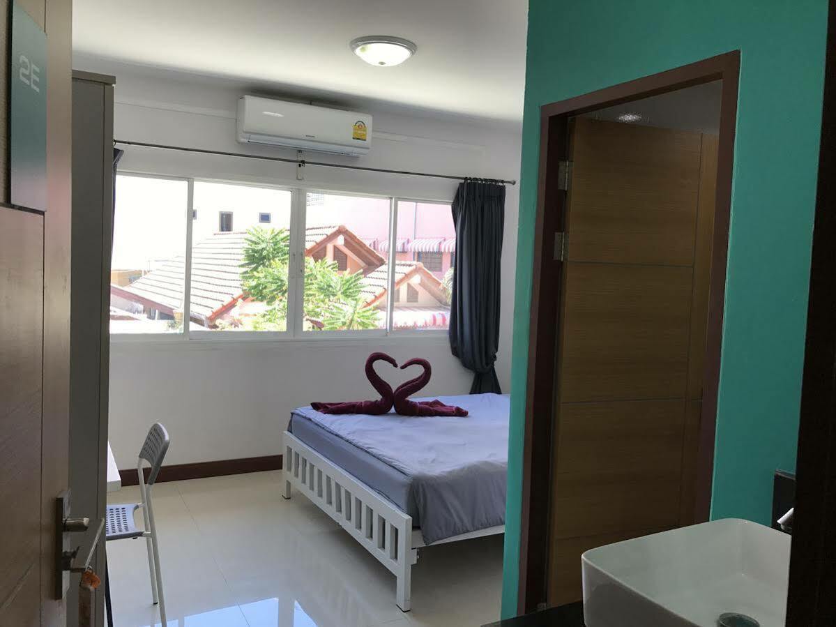 Bedbox Hostel Patong Exterior photo